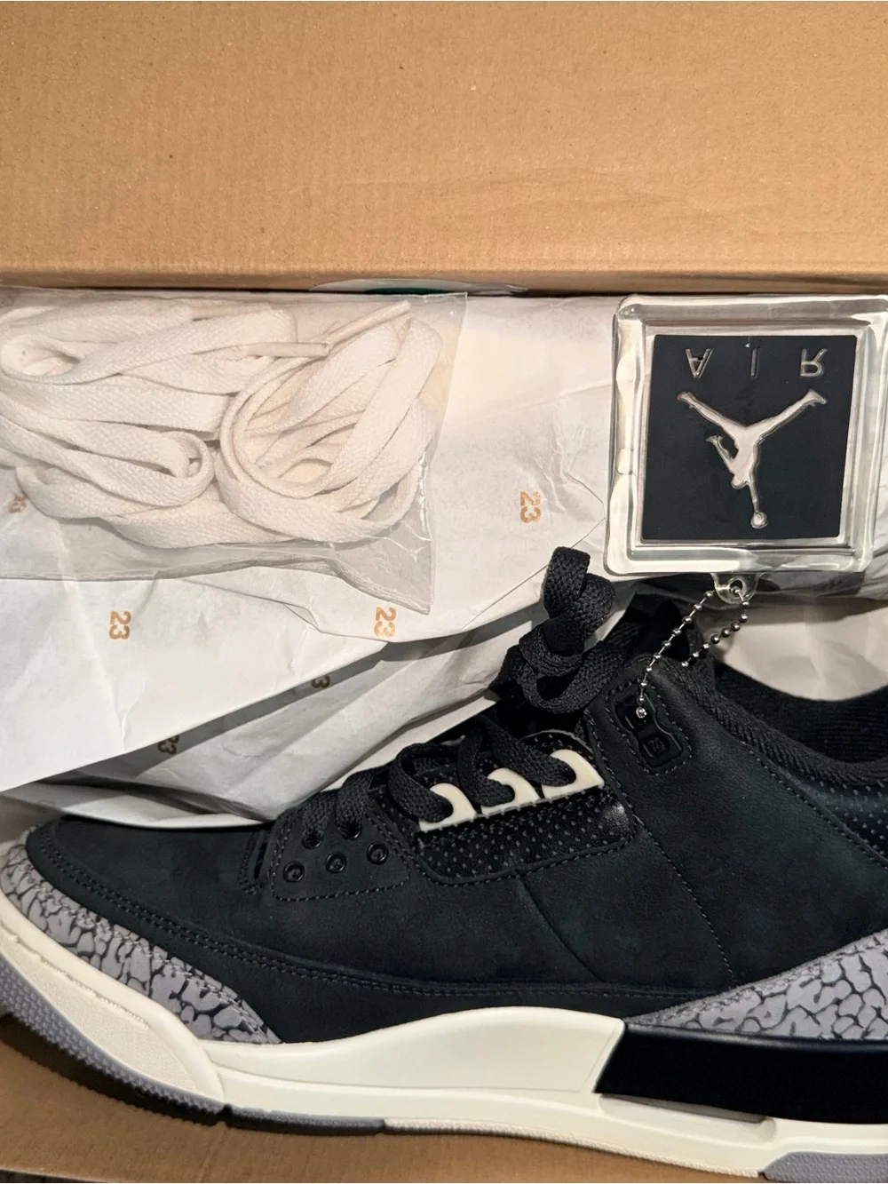 Air Jordan 3 Retro - Off Noir - Mens size 9/10.5w